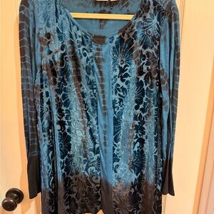 Chico's Zenergy Teal and Black Top